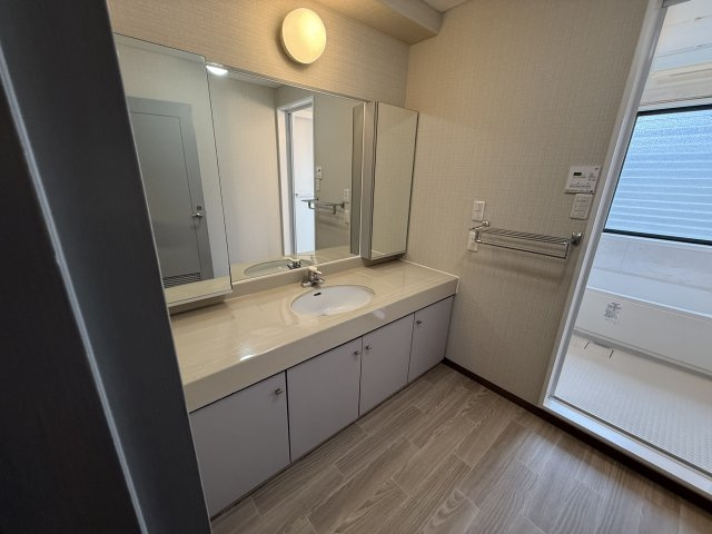 ラ・セーヌ豊中の独立洗面台