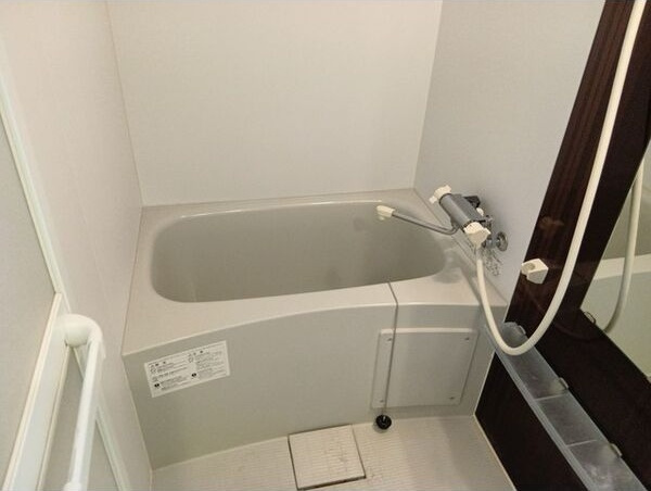 LUNA　FORZA神宮西の浴室|日々の疲れを癒すお風呂付です