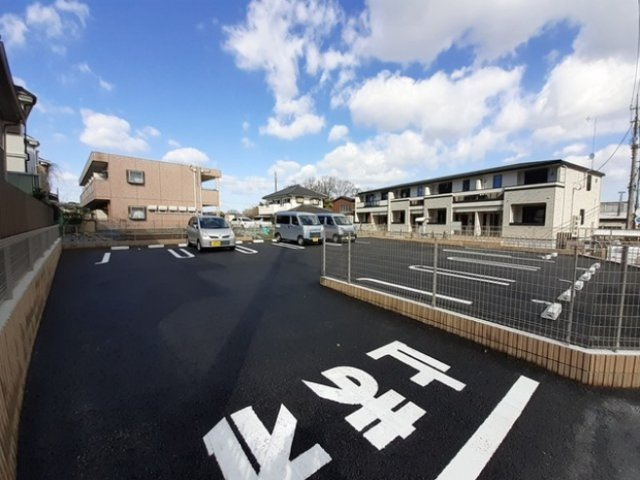 ルミエールの駐車場