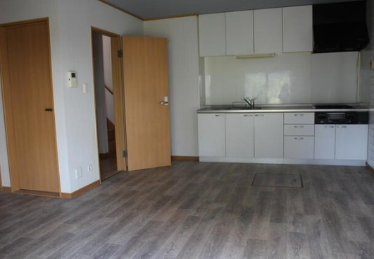 【中古】鶴ヶ島市脚折中古住宅の居間・リビング|こちらの居間で趣味の時間をお楽しみください