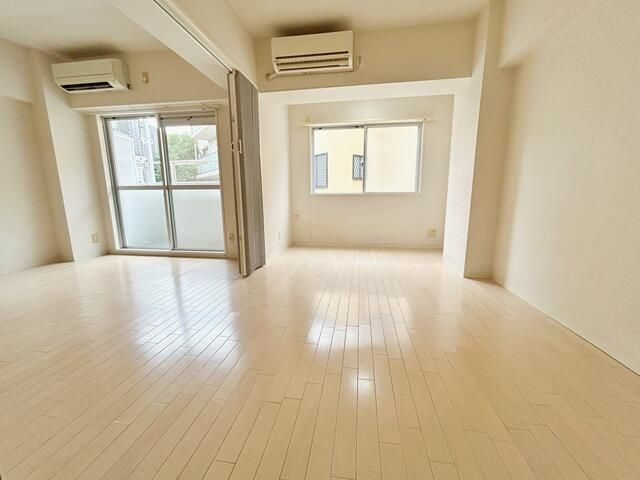 調布市上石原３丁目の中古マンションの居間・リビング