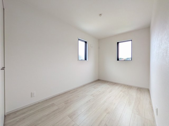 八王子市　小比企町　新築一戸建て　１期の子供部屋|～2階5.5帖の洋室　2面採光で明るく風通しの良いお部屋です～