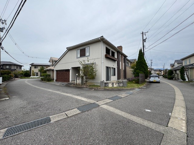 【前面道路含む現地写真】