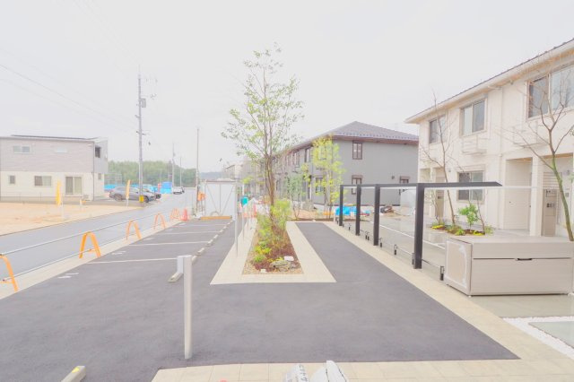 クレール花の駐車場