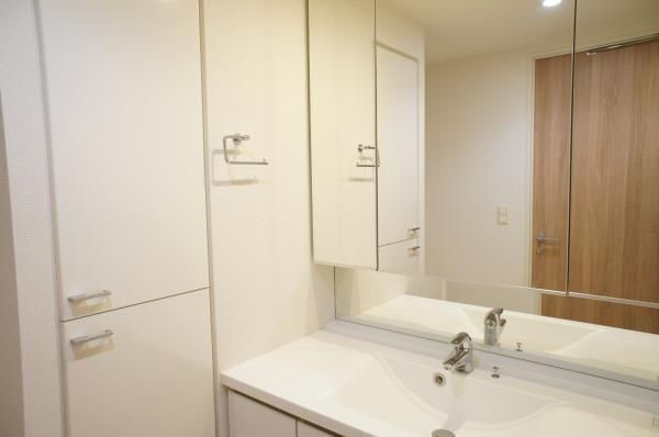 Ｂｒｉｌｌｉａ　ｉｓｔ　三軒茶屋　ブラッサムテラス