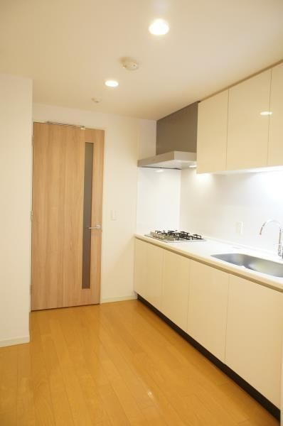 Ｂｒｉｌｌｉａ　ｉｓｔ　三軒茶屋　ブラッサムテラスのキッチン|■２口ガスコンロシステムキッチン■都市ガス♪