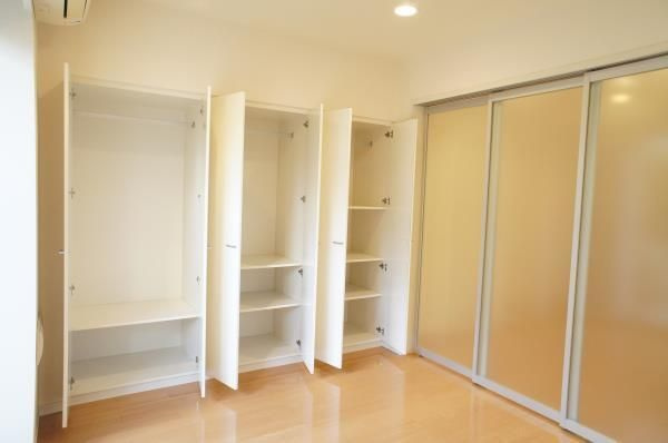 Ｂｒｉｌｌｉａ　ｉｓｔ　三軒茶屋　ブラッサムテラスの収納|■洋室■クローゼット収納