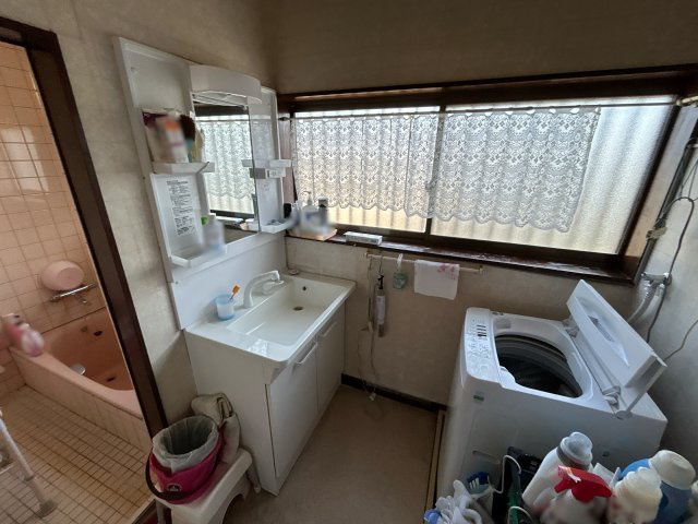 栃木市仲方町　中古戸建の独立洗面台