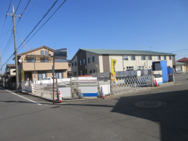 【仲介手数料無料】新築戸建　深谷市岡里13-1（全1棟）の前面道路含む現地写真