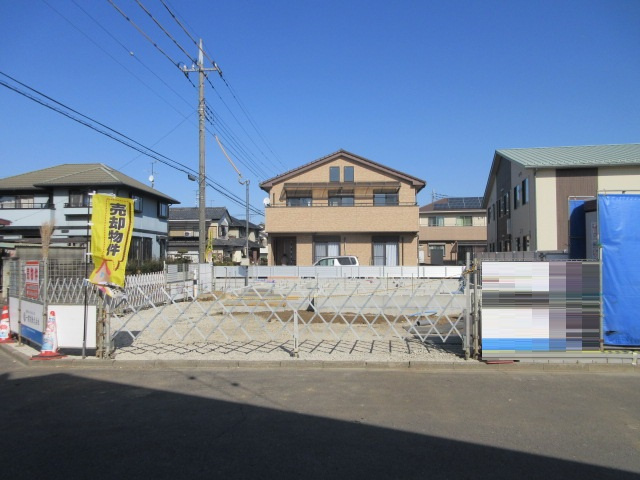 【仲介手数料無料】新築戸建　深谷市岡里13-1（全1棟）の前面道路含む現地写真