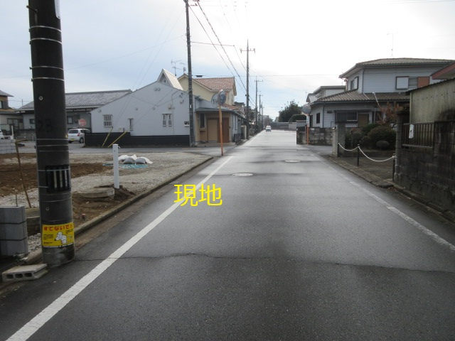 【仲介手数料無料】新築戸建　深谷市岡里13-1（全1棟）の前面道路含む現地写真