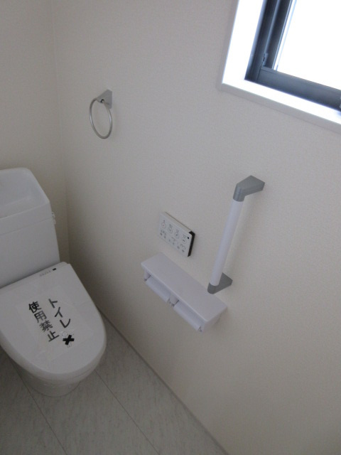 【仲介手数料無料】新築戸建　深谷市岡里13-1（全1棟）のトイレ