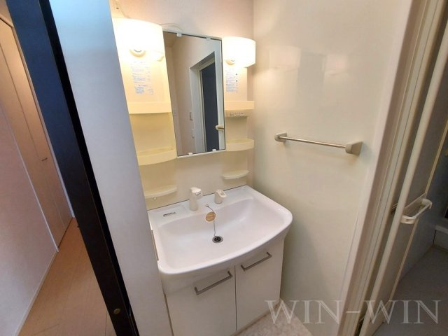 グランドソレイユ A棟の独立洗面台