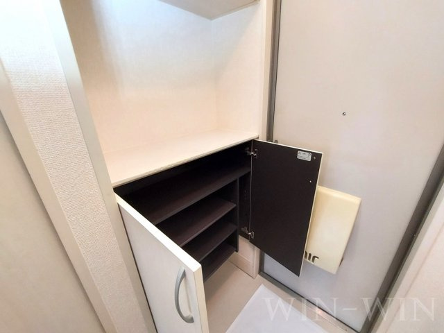 グランドソレイユ A棟の玄関