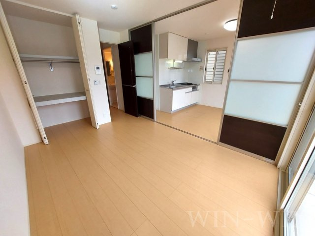 グランドソレイユ A棟の居間・リビング