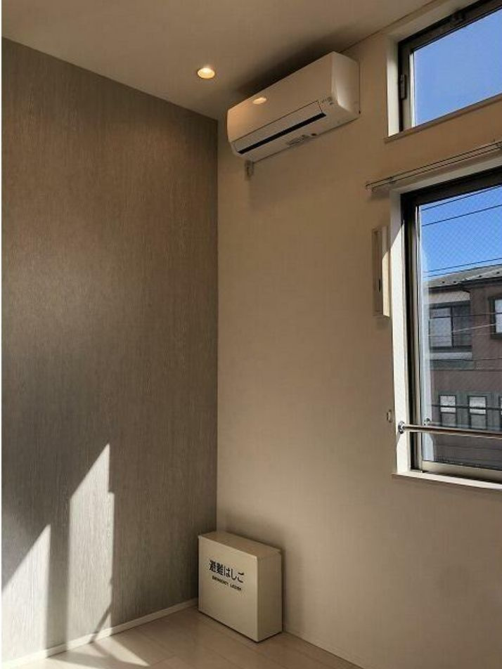 フローレスタ葛西の居間・リビング|ホワイトフローリング（同一仕様写真）