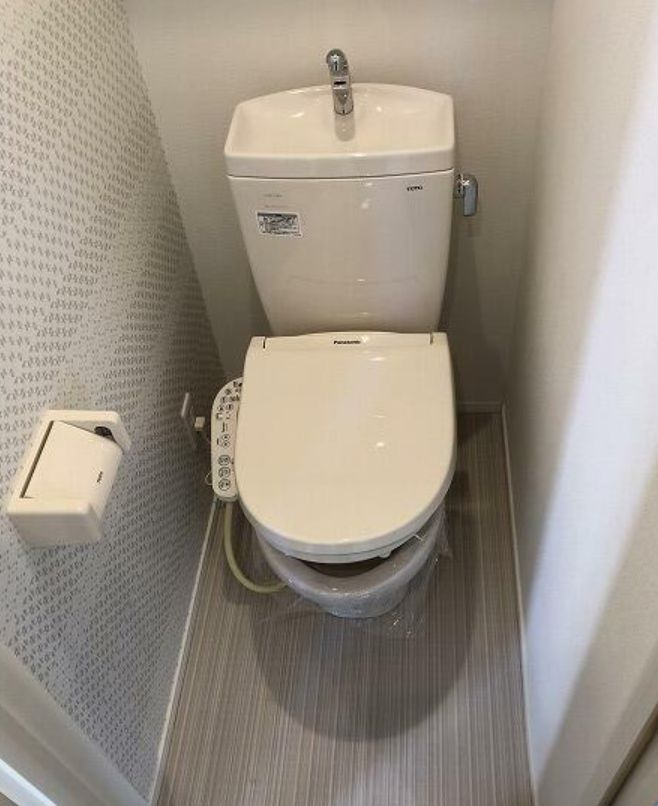 フローレスタ葛西のトイレ|温水洗浄機能付トイレ（同一仕様写真）