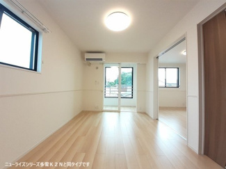 【居間・リビング】 | フォンテーヌⅢ　Ｂ | こちらのリビングで趣味の時間をお楽しみください