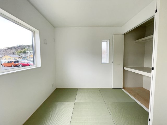 新築戸建・新築建売　いわき市小名浜南富岡第1　小名浜西小・小名浜第一中の和室|来客時の客間としてはもちろん、家族のくつろぎやお昼寝、キッズスペースとしても活躍する多目的な和室です♪