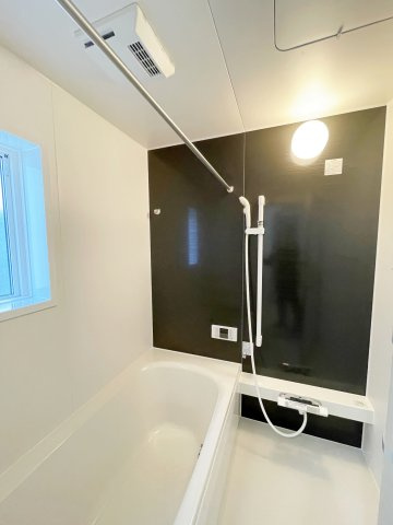 新築戸建・新築建売　いわき市小名浜南富岡第1　小名浜西小・小名浜第一中の浴室|浴室乾燥機付きで雨の日や花粉の時期でも室内干しができるので安心です！