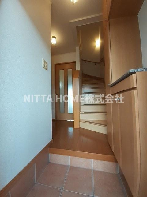 ベル ファミーユⅡ 5番館の玄関|シューズボックス付も嬉しいですね☆彡