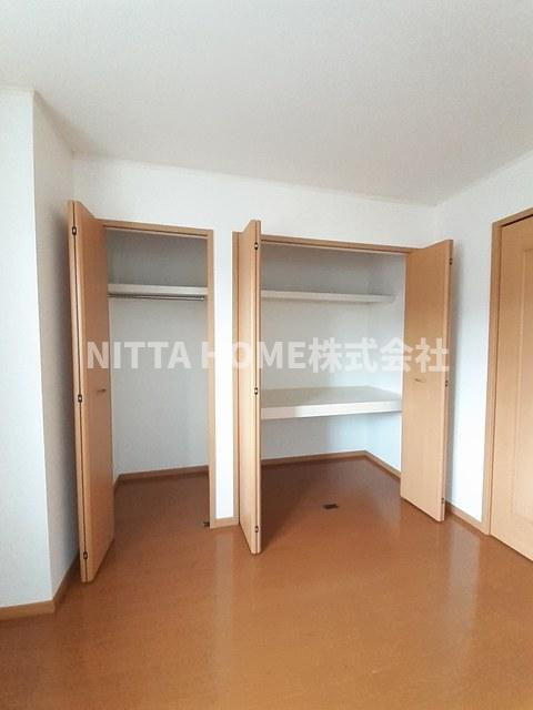 ベル ファミーユⅡ 5番館の収納|室内収納がたっぷりついています★