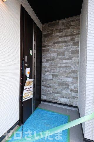 《仲介手数料無料》北区盆栽町535-2新築一戸建てハートフルタウンの玄関