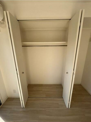 JMFレジデンス世田谷三宿　ペット相談　最上階　ネット0　南向きの収納