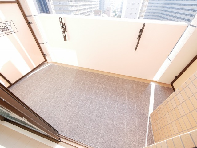 Luxe新大阪IVのバルコニー