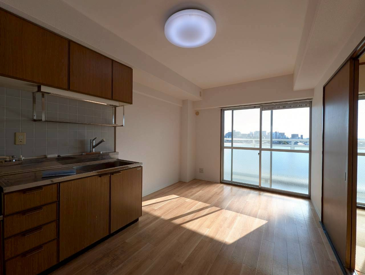 ハイツ桜ヶ丘の居間・リビング