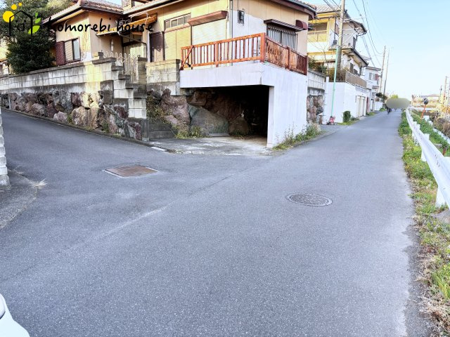 深谷市宿根　中古一戸建ての前面道路含む現地写真|12/13撮影