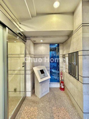 【防犯設備】 | 北上野スクエア | 【オートロック】オートロックシステムでセキュリティ充実。当たり前ですが、安全で安心して暮らすのって大事ですよね。お探しのご条件でオートロック付きの物件を探す方も多いですがやはりセキュリティは大事です。