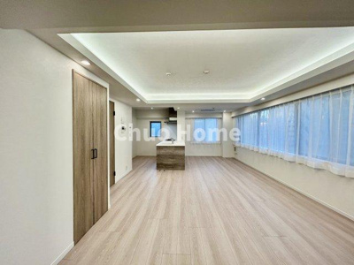 【居間・リビング】 | 北上野スクエア | 【リビングダイニング】一日の中で多くの時間を過すことになるリビングダイニングだからこそ、いつも穏やかな空間であることが必然。爽やかな通風と採光を存分に感じる事が出来る空間です。