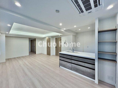 【居間・リビング】 | 北上野スクエア | 【居間・リビング】「ＬＤＫは家族団らんをデザイン」広いＬＤＫでは家族が集まり一緒の時間を過ごせる工夫がされております。何気ない一日の当たり前のひとコマがいつか一生の宝物になります