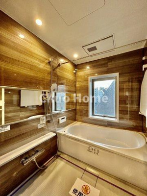 【浴室】 | 北上野スクエア | 【バスルーム】暖房換気乾燥機付きシステムバスルーム。暖房・冷風・換気・乾燥など、毎日を快適に過ごせるうれしい機能が揃っています。雨の日の洗濯物も安心です。