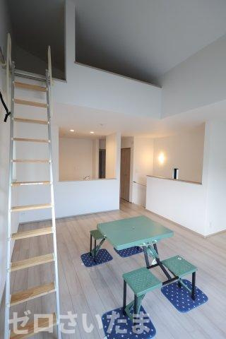 《仲介手数料無料》北区盆栽町535-2新築一戸建てハートフルタウンの居間・リビング