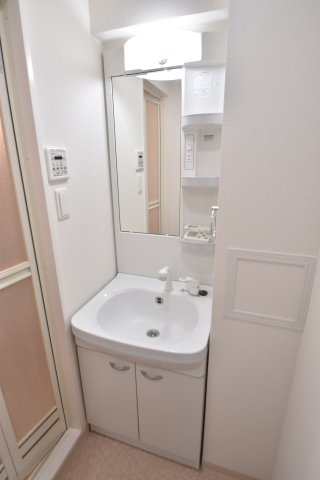 大阪市都島区都島中通２丁目の賃貸マンションの洗面所