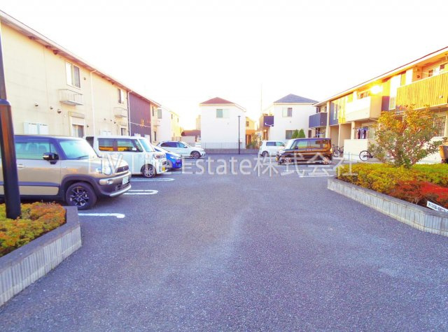 プレジールⅠの駐車場