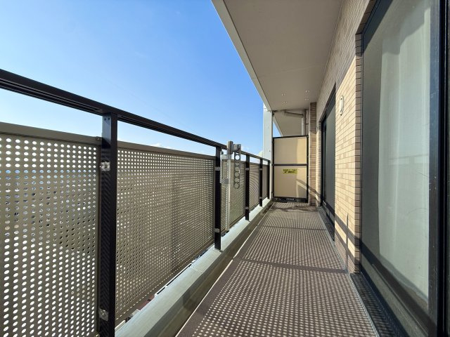 ナイスステージ葵東のバルコニー|バルコニーへ出ると気持ちの良い風が吹き抜けます！！　