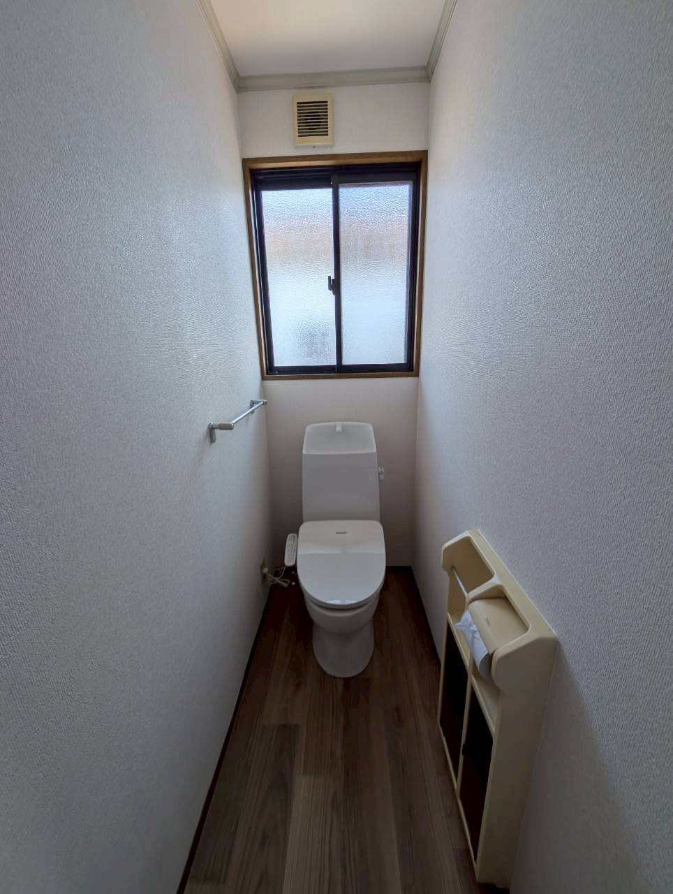 只上町貸戸建てのトイレ
