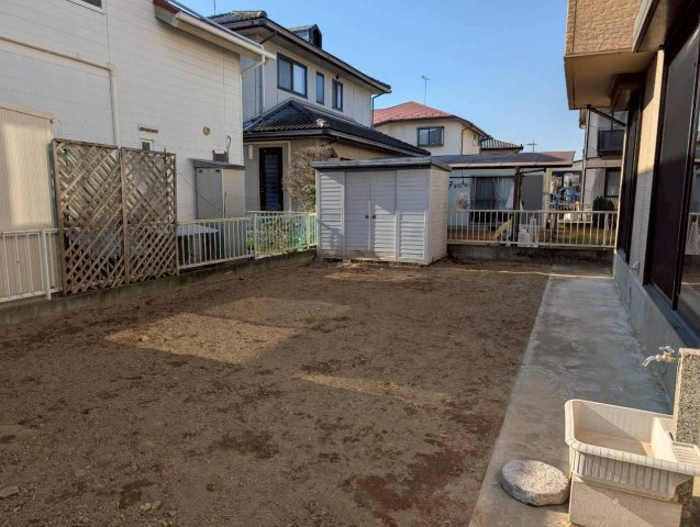 只上町貸戸建ての庭