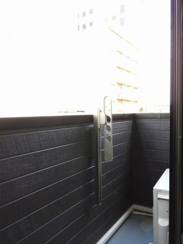 【バルコニー】 | アビテ　オヴェスト　カンオン