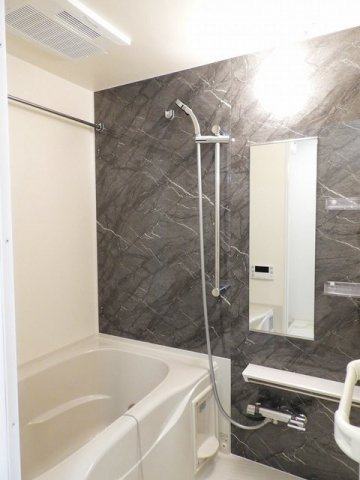 【浴室】 | アビテ　オヴェスト　カンオン