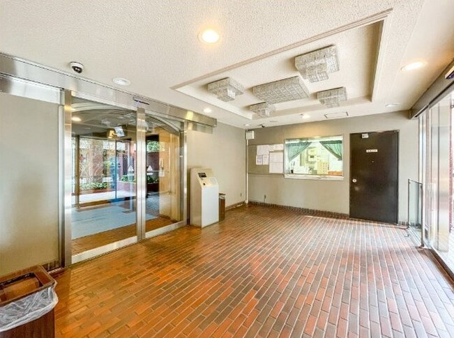 【エントランス】