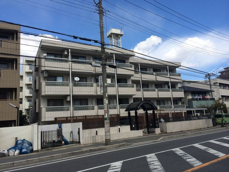 ジュネス市川の外観