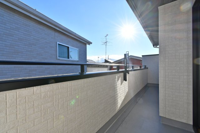 蓮田市西城1丁目全1棟　1号棟のバルコニー