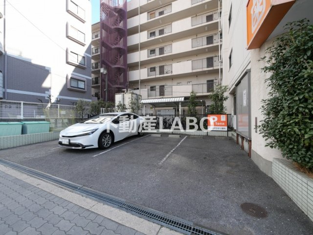 ボナールデトの駐車場