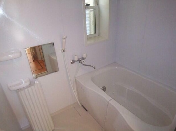 【浴室】 | さくらテラス | 追い焚き機能、浴室乾燥機付きバス。