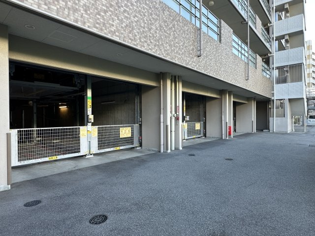 プレサンスロジェ須磨妙法寺桜の杜EASTHILLSの駐車場