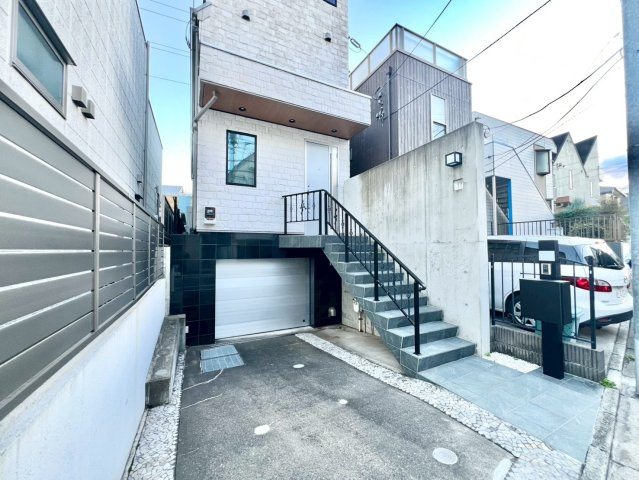 目黒区東が丘2丁目　中古戸建の外観|現地ご見学希望・資料請求などお気軽にお問い合わせ下さい！
03-5990-5201